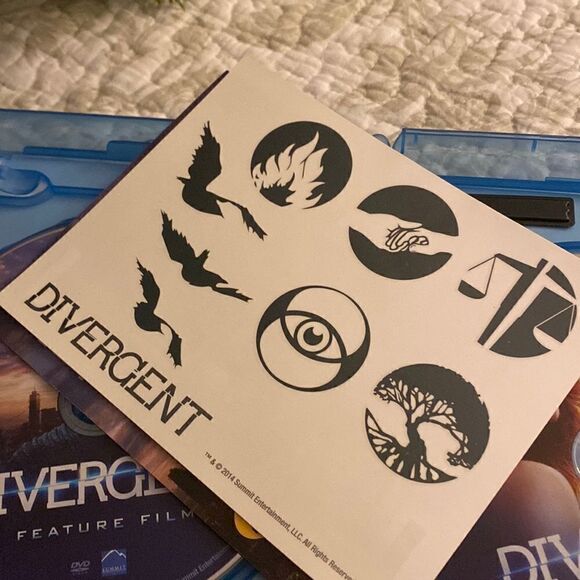 Divergent  DVD - Picture 4 of 5